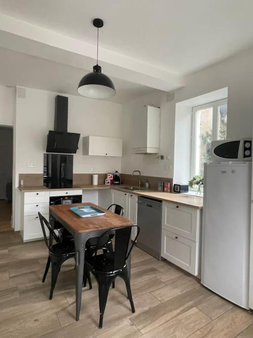 Agreable Gite Au Coeur Du Centre Ville 4 Personnes Chagny  Exterior photo
